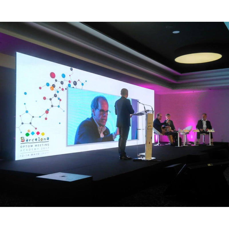 Magnetic LED module on CRC series allowing for 5-second front service maintenance