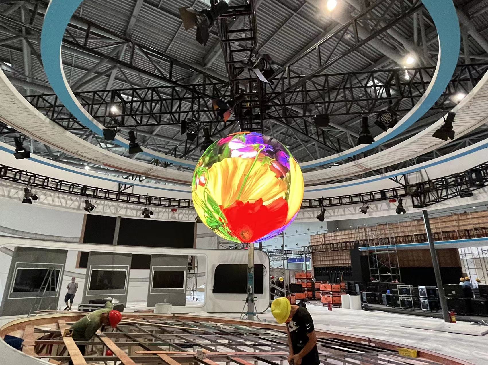 P4.0-360-degree-viewing-angle-led-sphere-concourse
