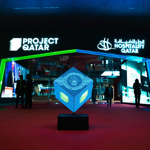 Lightweight LED cube digital signage for easy deployment