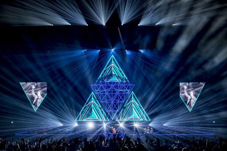 Triangle LED screen for stage and DJ booth installations